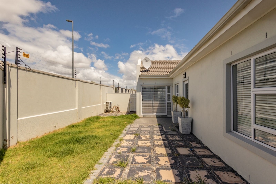 3 Bedroom Property for Sale in Stonewood Security Estate Western Cape
